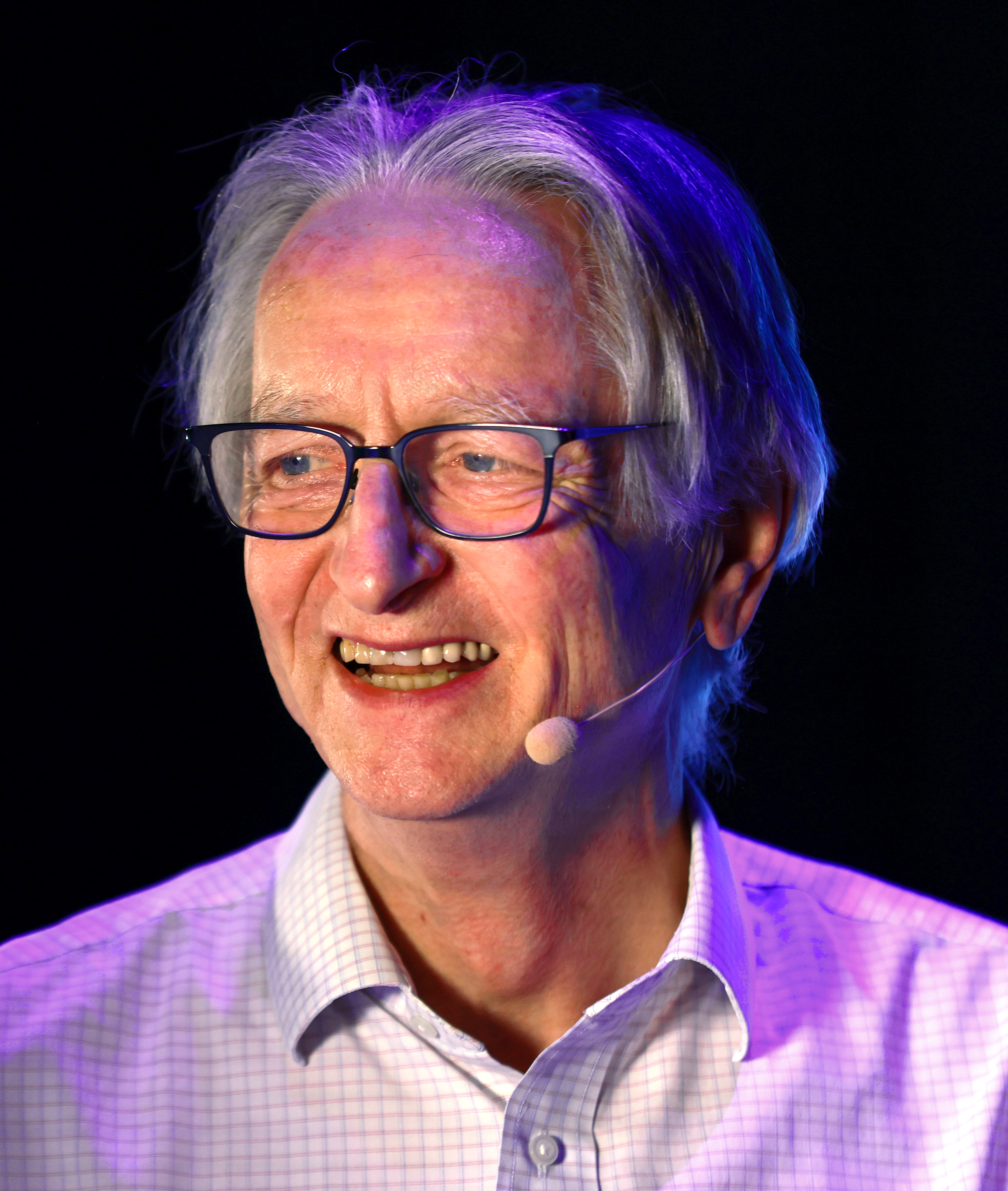 Geoffrey Hintonin Nobel-palkinto korostaa tekoälyn merkitystä